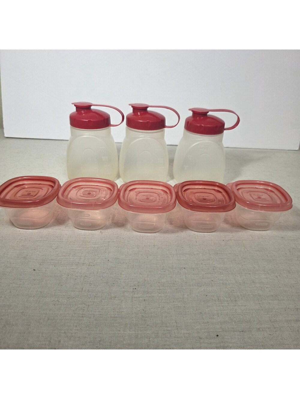 Rubbermaid MixerMate IC96 16 oz Pour Bottles 7P26 4 oz Containers Red Lid Lot